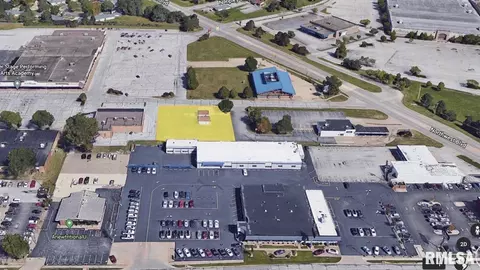 4004 Northwest Blvd, Davenport, IA 52806