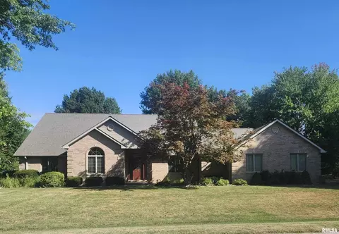 709 Birdie Ln, Quincy, IL 62305