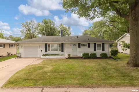 634 32nd Ave, East Moline, IL 61244