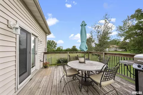 Exterior - 406 234th St, Aledo, IL 61231 photo 3 of 5