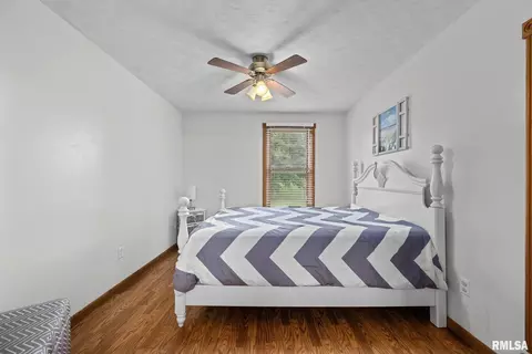 Bedroom - 406 234th St, Aledo, IL 61231 photo 3 of 4