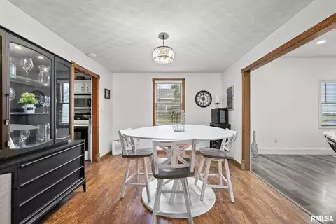 Dining - 406 234th St, Aledo, IL 61231 photo 2 of 2