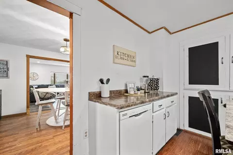Kitchen - 406 234th St, Aledo, IL 61231 photo 2 of 2