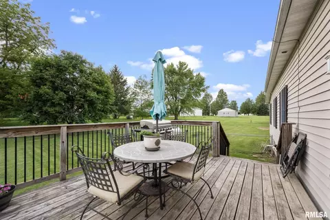 Exterior - 406 234th St, Aledo, IL 61231 photo 2 of 5