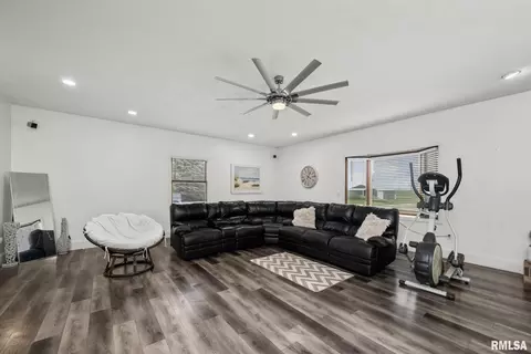 Living - 406 234th St, Aledo, IL 61231 photo 1 of 1