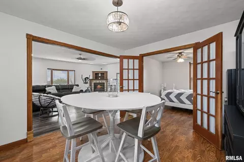 Dining - 406 234th St, Aledo, IL 61231 photo 1 of 2