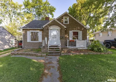 2212 Iowa Ave, Clinton, IA 52732