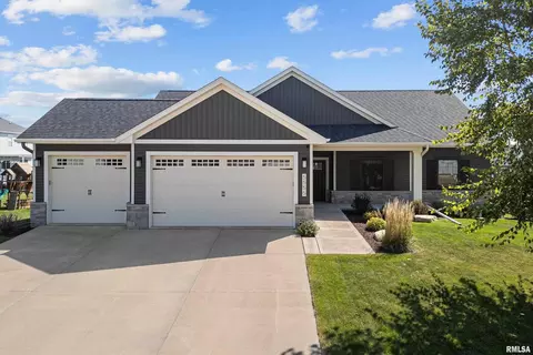 5555 Emily Rd, Bettendorf, IA 52722