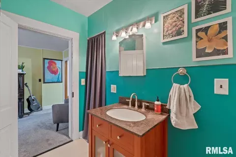 Bath - 623 E Park St, Geneseo, IL 61254 photo 2 of 3