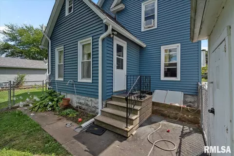 Exterior - 623 E Park St, Geneseo, IL 61254 photo 3 of 6