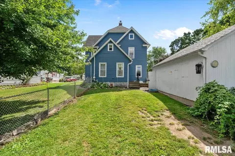 Exterior - 623 E Park St, Geneseo, IL 61254 photo 4 of 6