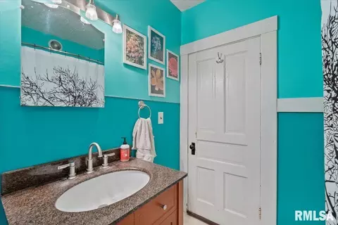 Bath - 623 E Park St, Geneseo, IL 61254 photo 1 of 3