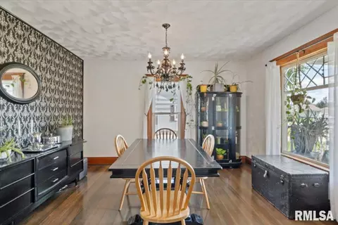 Dining - 623 E Park St, Geneseo, IL 61254 photo 1 of 3