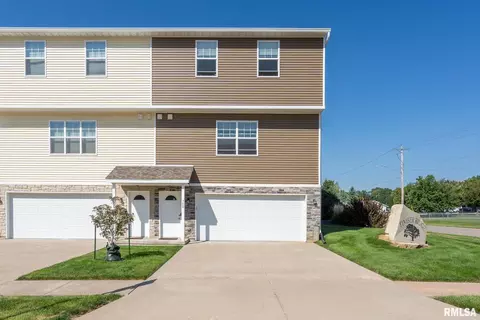700 Cox Ct #700, Le Claire, IA 52753