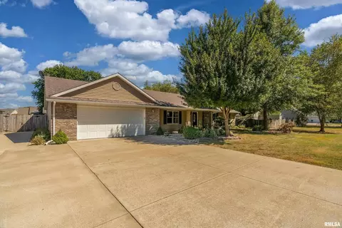 1703 Dawn Dr, Marion, IL 62959