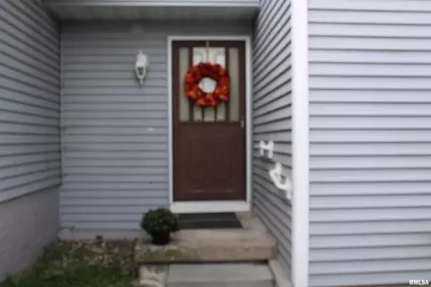 3542 Cedarview Ct #3542, Bettendorf, IA 52722