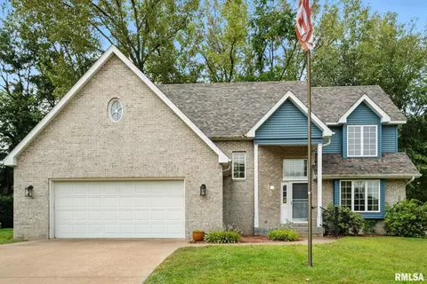 301 E 11th Ave, Coal Valley, IL 61240