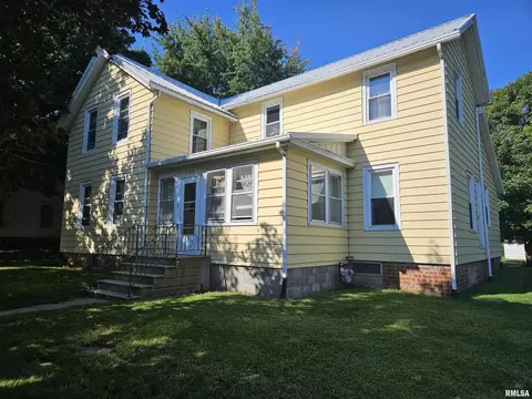 127 N Vail St, Geneseo, IL 61254