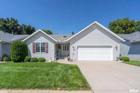 2013 Villa Pines Cir, Carbon Cliff, IL 61239