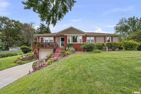 208 Blackhawk Ave, Milan, IL 61264