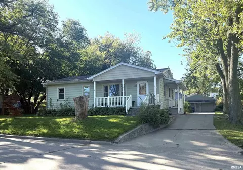 1239 14th Ave S, Clinton, IA 52732