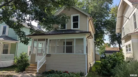 2354 Jefferson Ave, Davenport, IA 52803