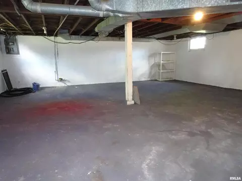 917 3rd St, Silvis, IL 61282 photo 10