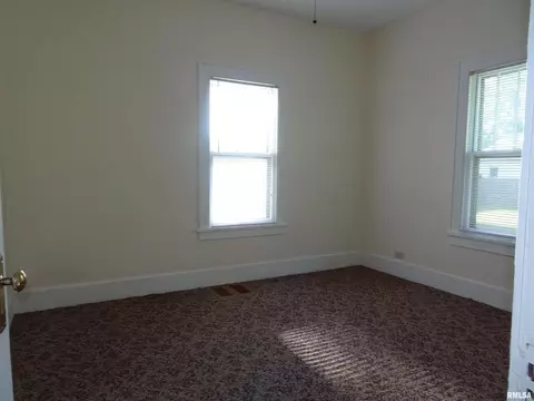 917 3rd St, Silvis, IL 61282 photo 7