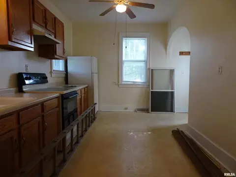 917 3rd St, Silvis, IL 61282 photo 4