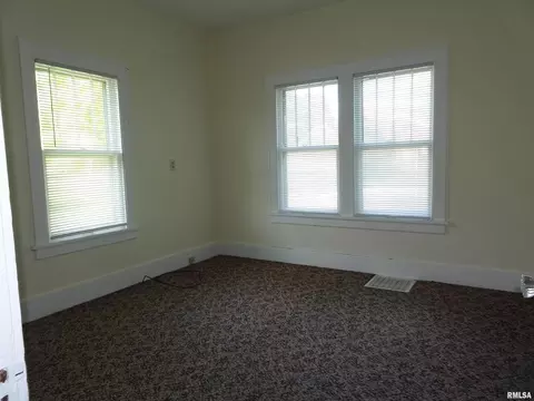 917 3rd St, Silvis, IL 61282 photo 9