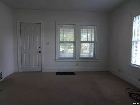 917 3rd St, Silvis, IL 61282 photo 6