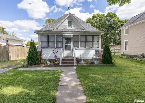 326 N Vail St, Geneseo, IL 61254