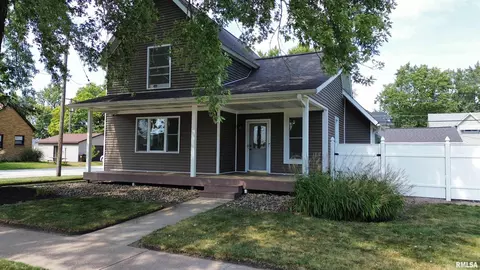 801 16th Ave, Fulton, IL 61252