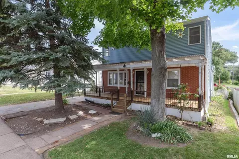 3831 N Sturdevant St, Davenport, IA 52806