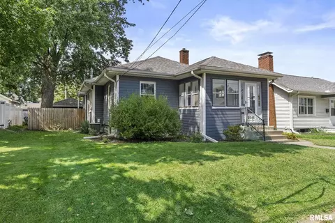 2946 Iowa St, Davenport, IA 52803