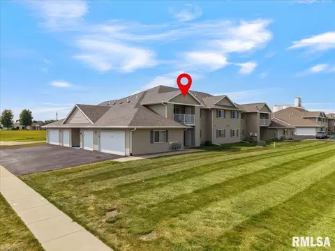 340 E Franklin St #203, Eldridge, IA 52748