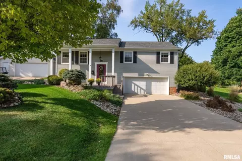933 25th Ave, East Moline, IL 61244