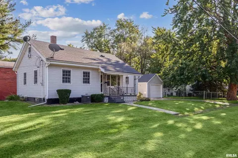 460 W Knox St, Galesburg, IL 61401