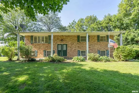 226 Longview Ct, Geneseo, IL 61254