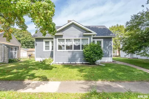 1547 Maple Ln, Moline, IL 61265