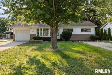 3305 39th St, Moline, IL 61265