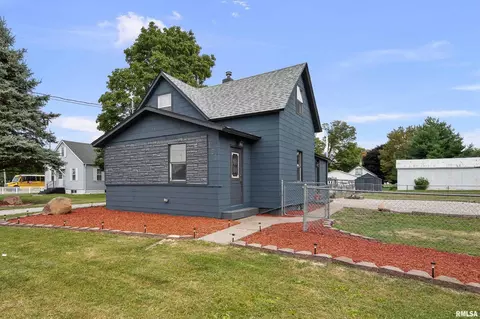 102 4th Ave, Sherrard, IL 61281