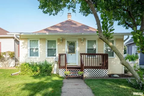 2370 31st St, Moline, IL 61265