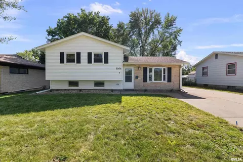 1101 Hawthorne Dr, Bettendorf, IA 52722