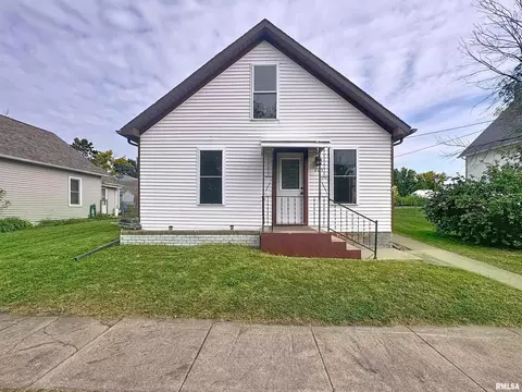 205 3rd St, Sherrard, IL 61281