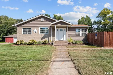 2720 Kennedy Dr, East Moline, IL 61244