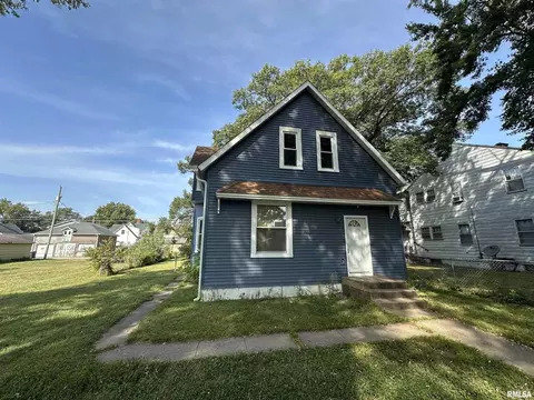 1008 16th St, Rock Island, IL 61201