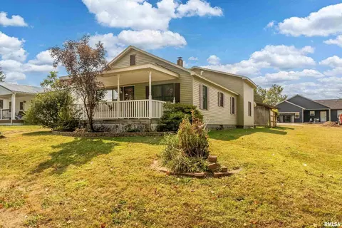 414 S Hubbard Ave, Goreville, IL 62939