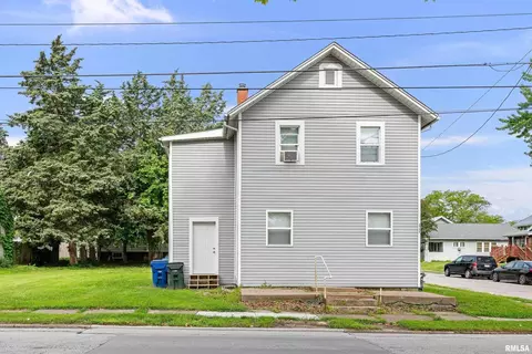 2734 Bridge Ave, Davenport, IA 52803