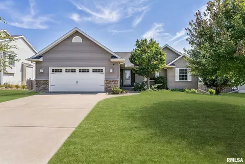 6451 Friendship, Bettendorf, IA 52722